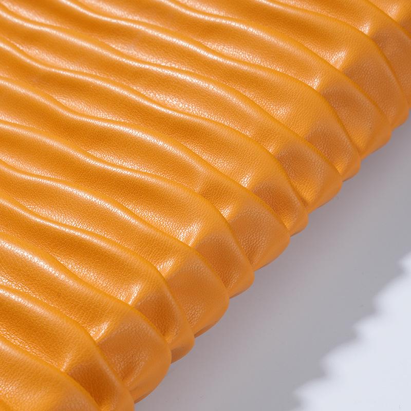 Wireless Quilted 3D Embossed Pleated PU Breathable Waterproof Stretch Fabric for Apparel, Bags, and Shoes