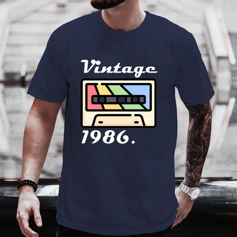 Unisex T-Shirt mit Rundhalsausschnitt Hergestellt 1986 Kassettenband Grafik-T-Shirt Retro Vintage Geburtstag Lässiges Kurzarm-Oberteil Für Musikgeschenk Tragen