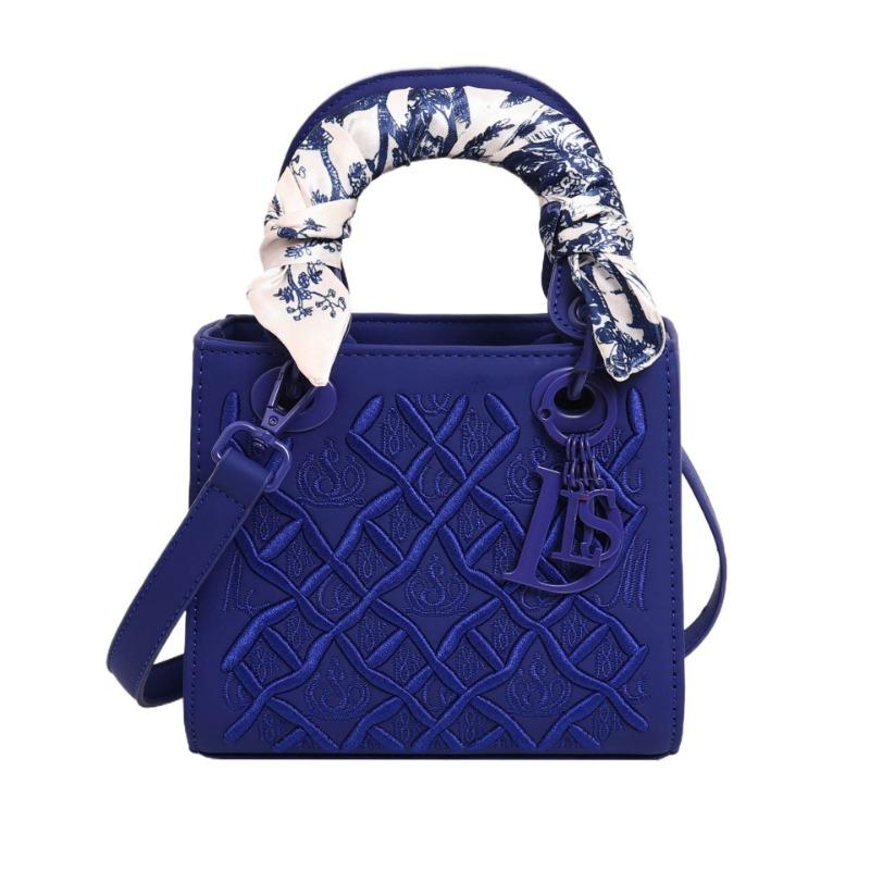 High-end messenger bag new embroidered diamond princess diana bag versatile fashion silk scarf single shoulder handbag bag women