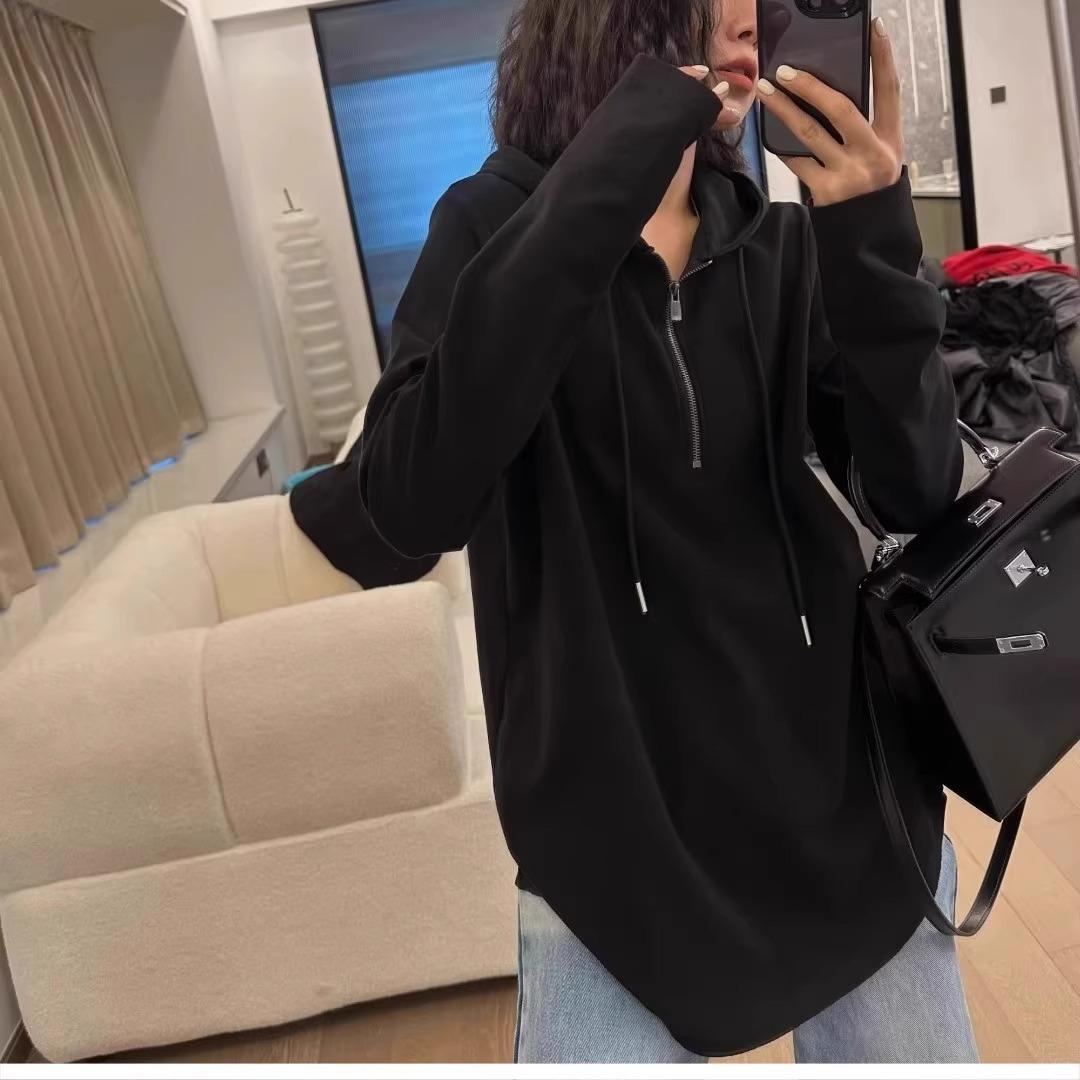 Темно-серая футболка с капюшоном и длинными рукавами для женщин на осень и зиму новый свободный тонкий повседневный дизайн топ средней длины S чёрный 2275₽