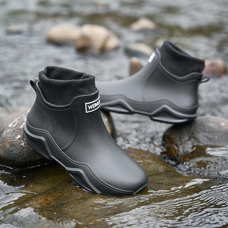 Winter Windproof Cotton Rain Boots Women Warm Light Ankle Rainboots Fashion Black Slip On Rain Shoes Men Waterproof Work Boot