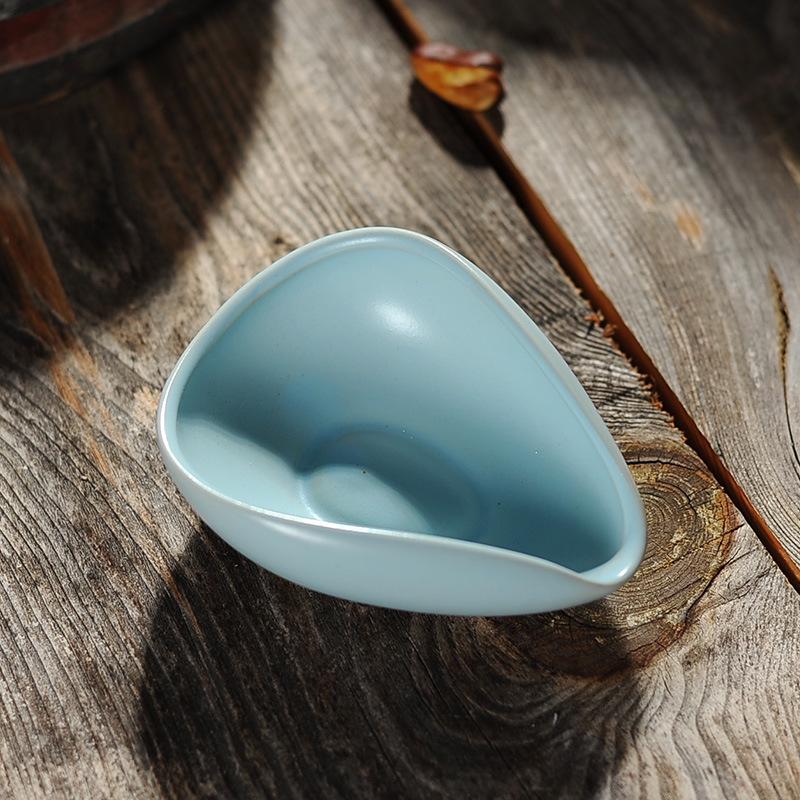 White and Blue Porcelain Tea Scoop - Gongfu Tea Ceremony Accessory