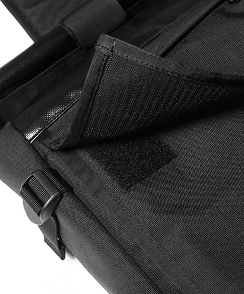 T-Level Juven Roll Top Messenger Bag Black