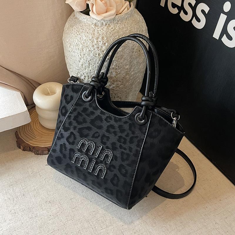 

Premium wind hand bag women s new fashion leopard print bucket bag shoulder messenger bag чёрный