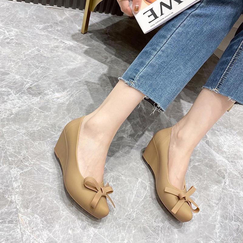 New Rain Shoes For Women Fashionable Style Korean Plastic Shoes Non-slip Short Water Shoes Butterfly Frozen Shoes