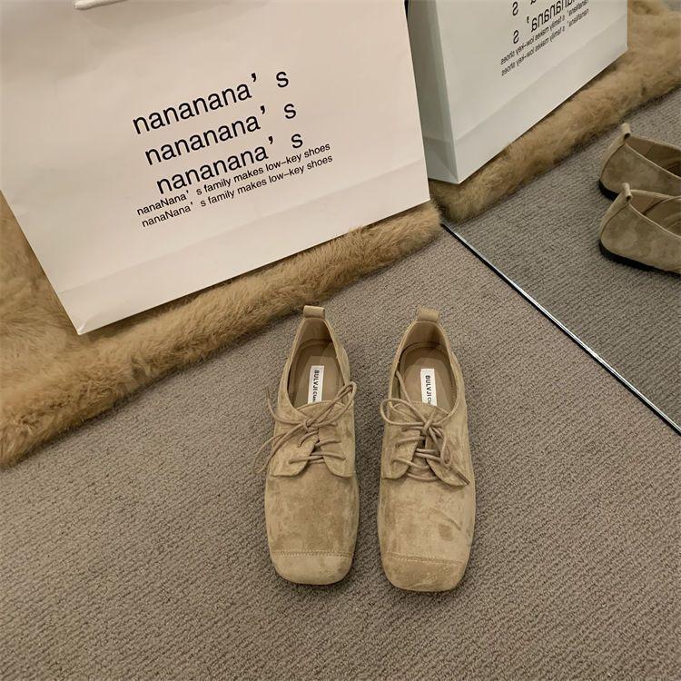 

2025 новые корейские черные квадратный носок плоская подошва супермягкие удобные лоферы женские на шнуровке зарубежные универсальные маленькие кожаные туфли 40 бежевый