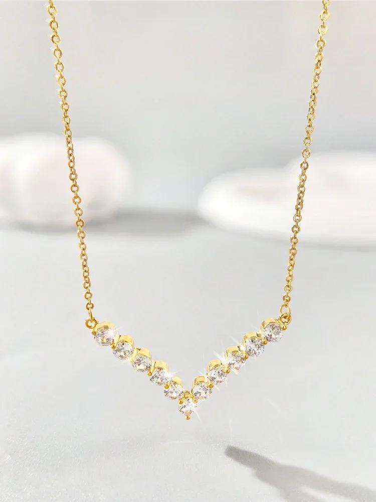 Chaîne de clavicule en cuivre simple classique magnifique zircon en forme de V pour femmes fête d'anniversaire bijoux fins de haute qualité