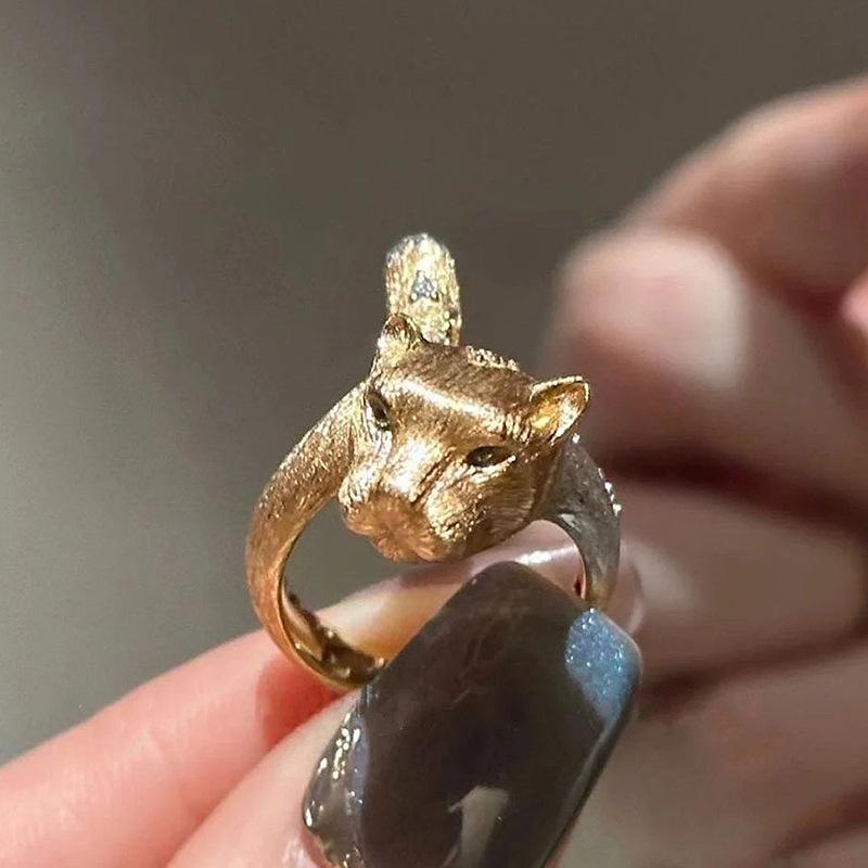 

Hip hop style brushed luster leopard Female Ring antique gold crafts Chinese style light luxury ribbon rings for women resizable золотий