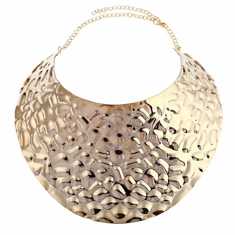 Embossed Colorful Fashionable Metal Disc Design Women Necklace For Style Vintage