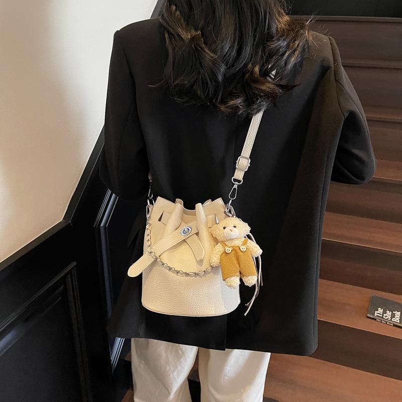 Niche Design Bucket Bag Women's New Fashion Chain Versatile Bag High-end Single Shoulder Messenger Bag