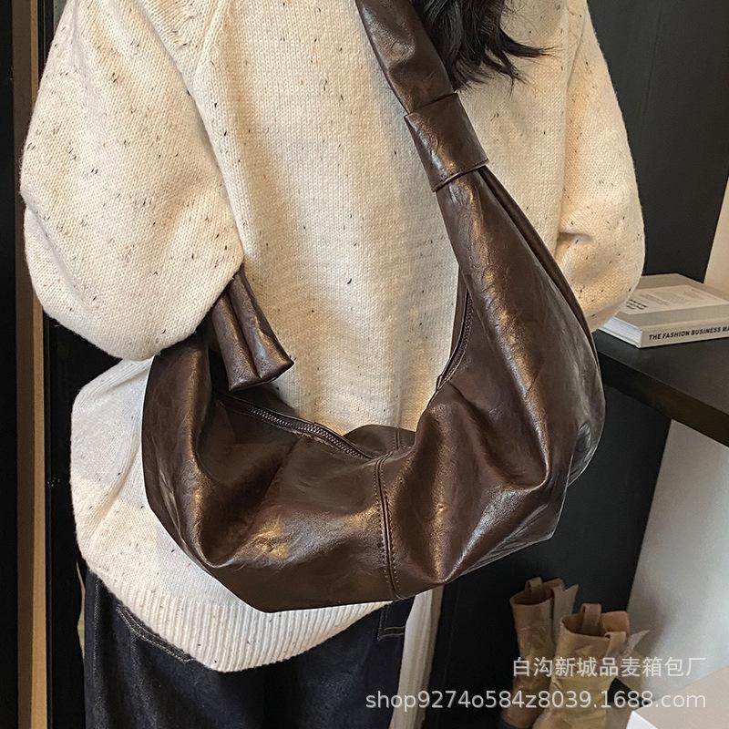 Large-capacity bag women's 2025 autumn/winter new retro pleated one-shoulder crossbody bag commuter dumpling bag croissant