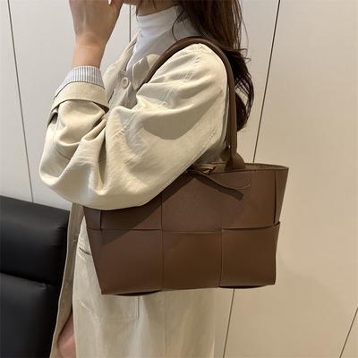 Internet Celebrity Big Bag 2025 New Trendy High-end Feeling Foreign Shoulder Bag Women's Bag Large Capacity Versatile Portable Tote Bag