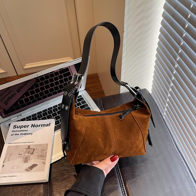 

Hot autumn and winter new women s versatile commuter handbag zipper flannel shoulder women s bag коричневый