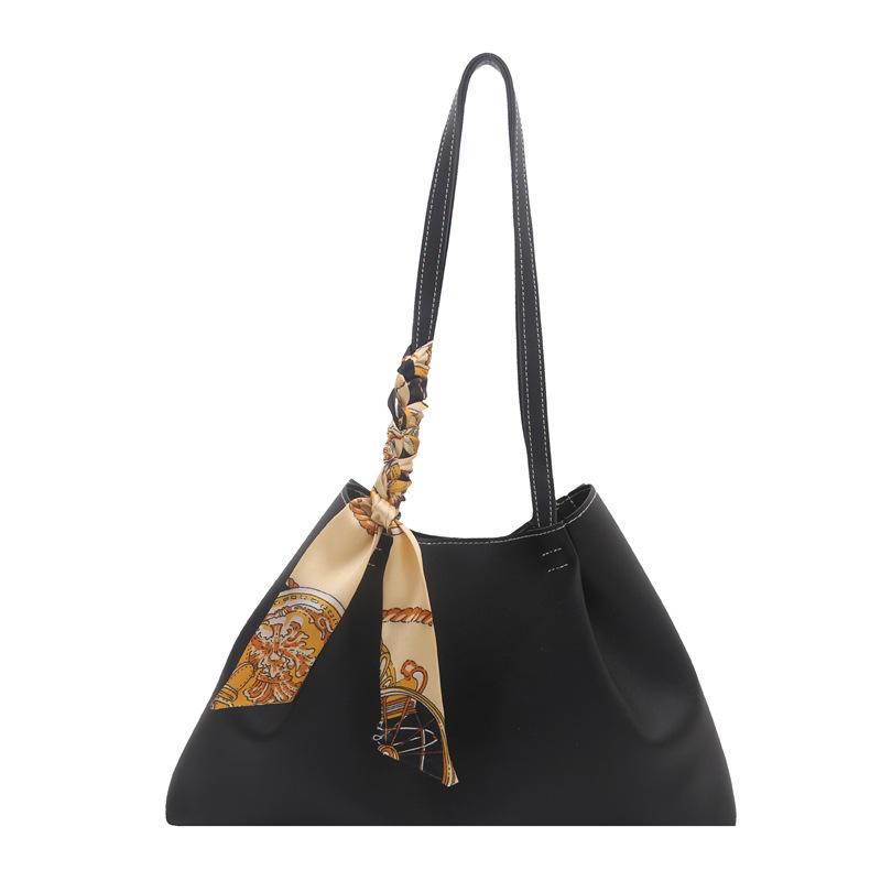 Trendy large-capacity bag, new fashionable and textured commuter shoulder underarm bag, versatile bucket bag. чёрный
