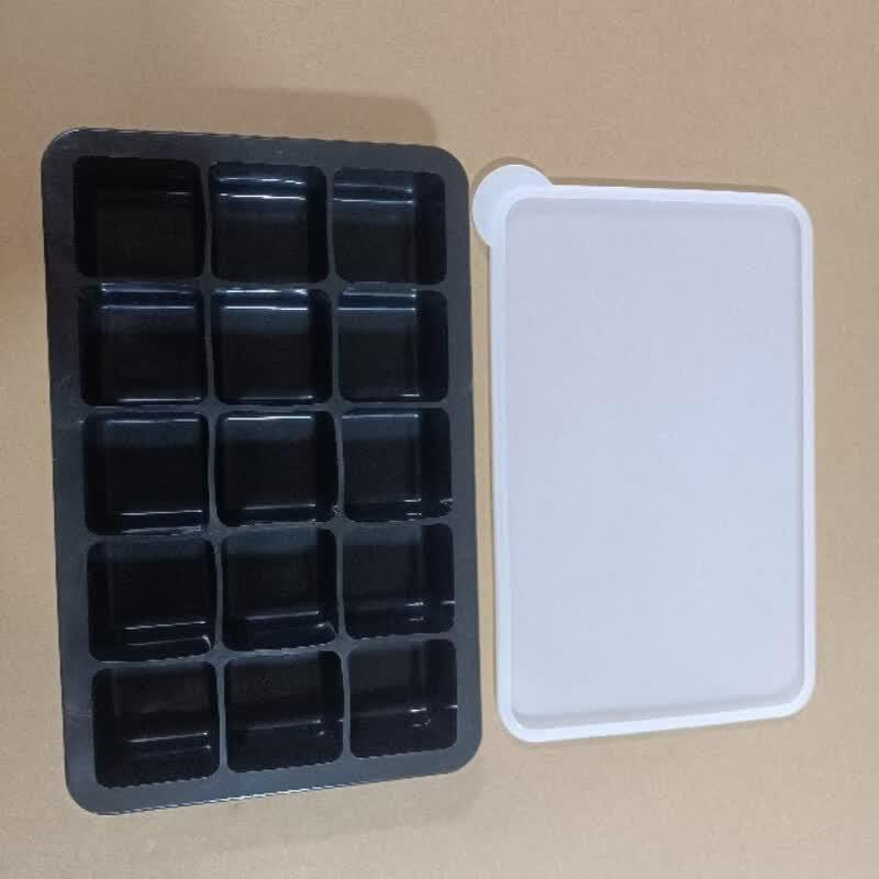 

Easy-Release Silicone Ice Cube Tray