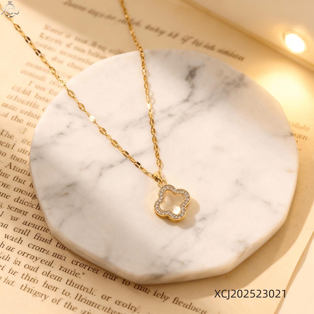 Fashion Charm PVD Plating Ladies Stainless Steel Four Leaf Clover Necklace Hot Sale Reversible Design Zircon Link for Gift Party