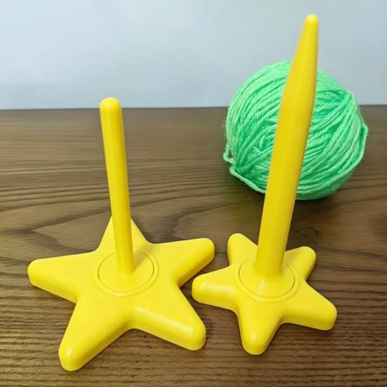 3D Printed Yarn Spinner Smooth Rotating Yarn Holder Cute Star Tangle-Free Yarn Spinner for Crocheting Knitting Lovers