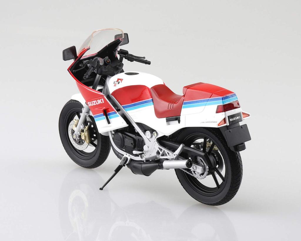 Skynet Finished Bike Suzuki Red x White 1/12 RG250