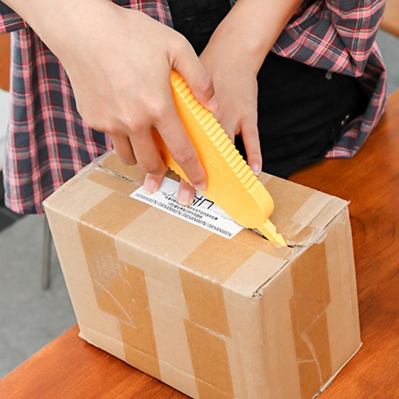 A Multi-functional Cap OpenerAnti-slip and Labor-saving Cap Opener Can Screw Cap Opener A Small Kitchen Tool