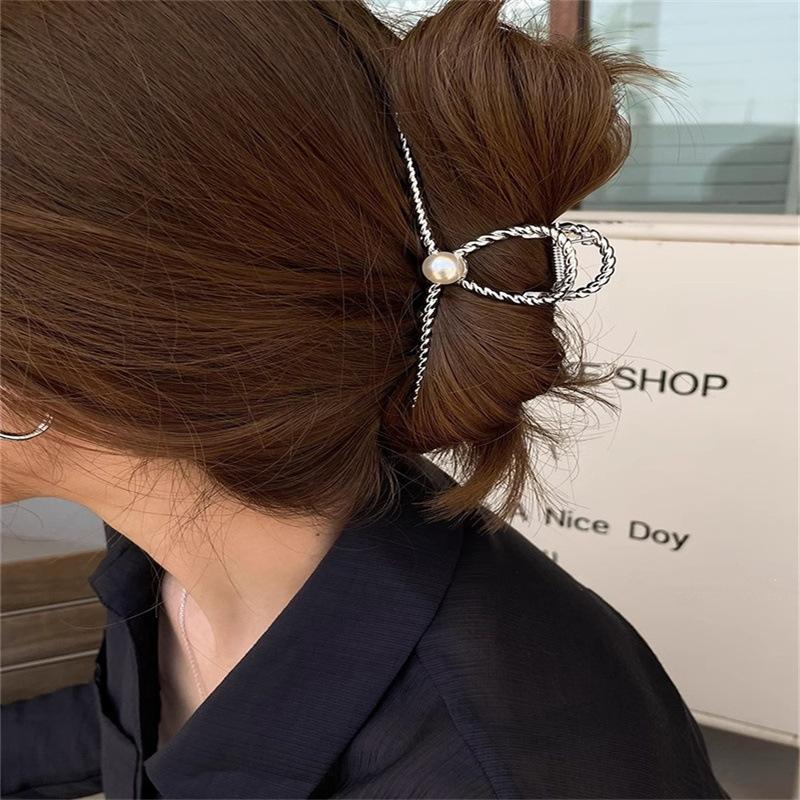 Large Pearl Metal Grab Clip Ins Wind Hairpin Back Head Disc Hair Headdress Hair Volume Shark Clip