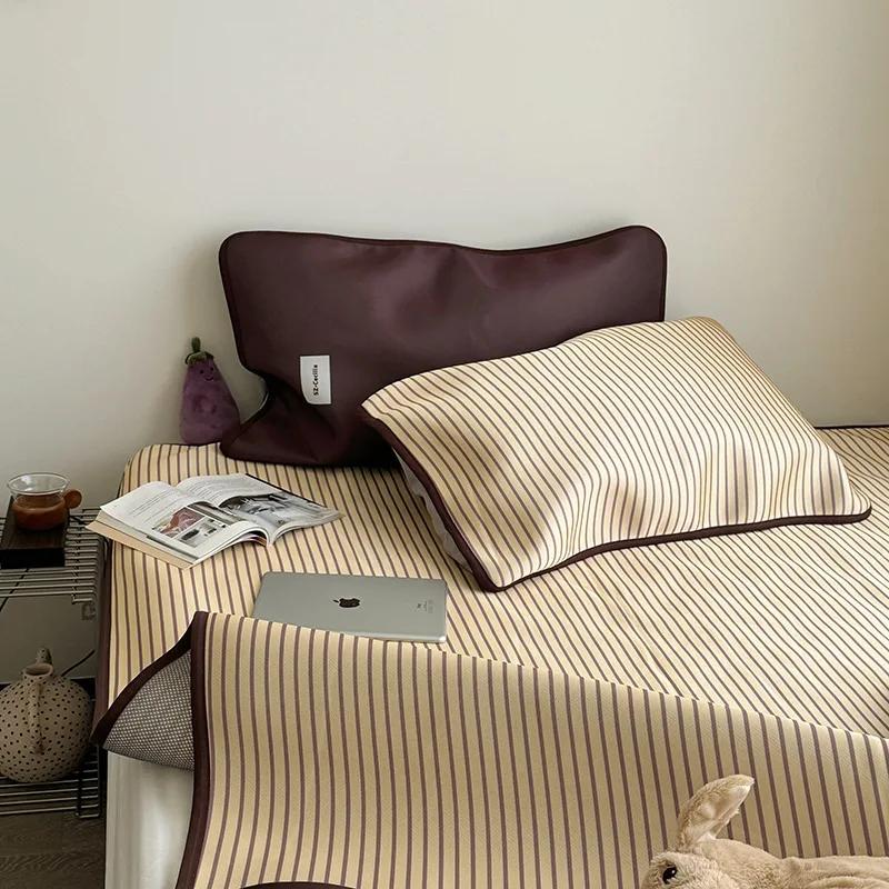 

Летний новый матовый комплект из молочного шелка и ледяного шелка 120 * 200, комплект из двух предметов, 1,5 м, 1,8 м, комплект из трех предметов, полосатый мат 120x200cm 2pcs