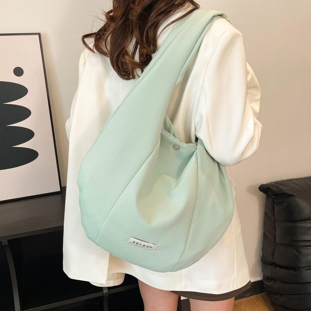 Fashion women's bag spring solid color light casual large capacity pleated shoulder bag messenger bag simple versatile bag