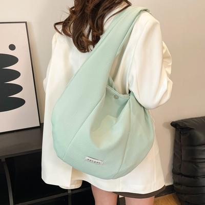 Modische Damen-Tasche Frühling einfarbig leicht lässig große Kapazität gefaltete Umhängetasche Messenger-Tasche einfache vielseitige Tasche
