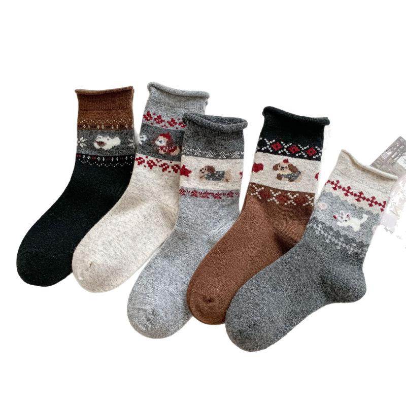 Wełniane Skarpety w Stylu Retro dla Kobiet, z Podwiniętymi Brzegami, Są Urocze i Kreskówkowe. Są modne na jesień i zimę, pogrubione i ciepłe