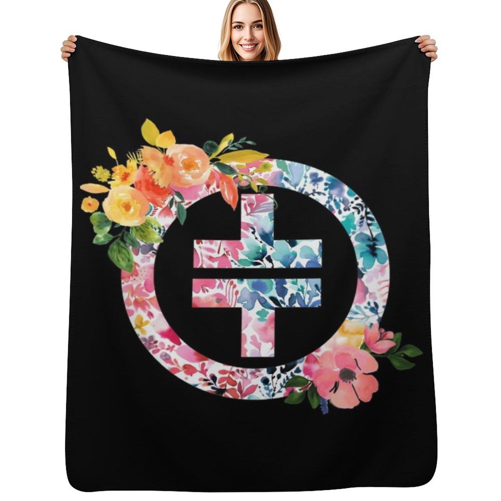 Tt Logo Throw Blanket Lightweight Warm Blanket for Travel Camping Size: 75*100cm, Weight: 230 GSM