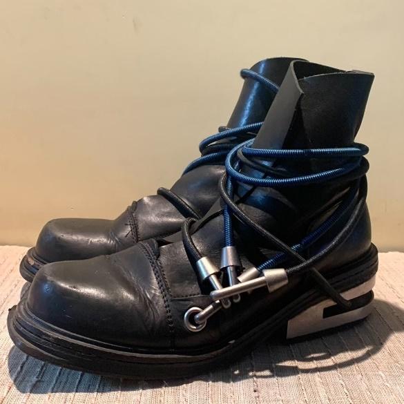 Fashion Black Vintage Ankle Strap Climbing Hook Decorative Short Boots 2025 Autumn New Metal Heels Unisex Mid-Calf Chelsea Punk Boots