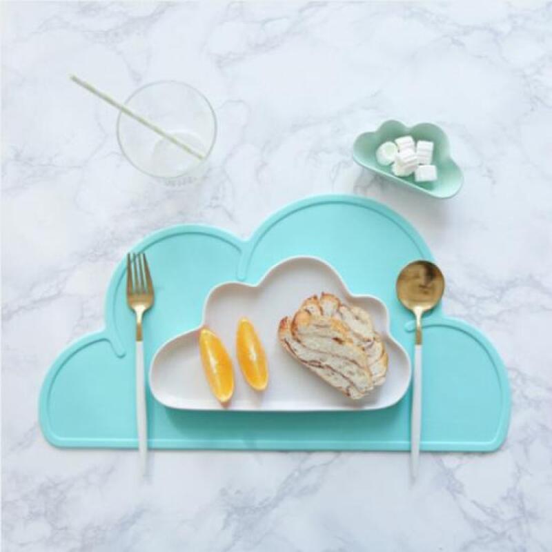 1 basic snowing table mat (random)