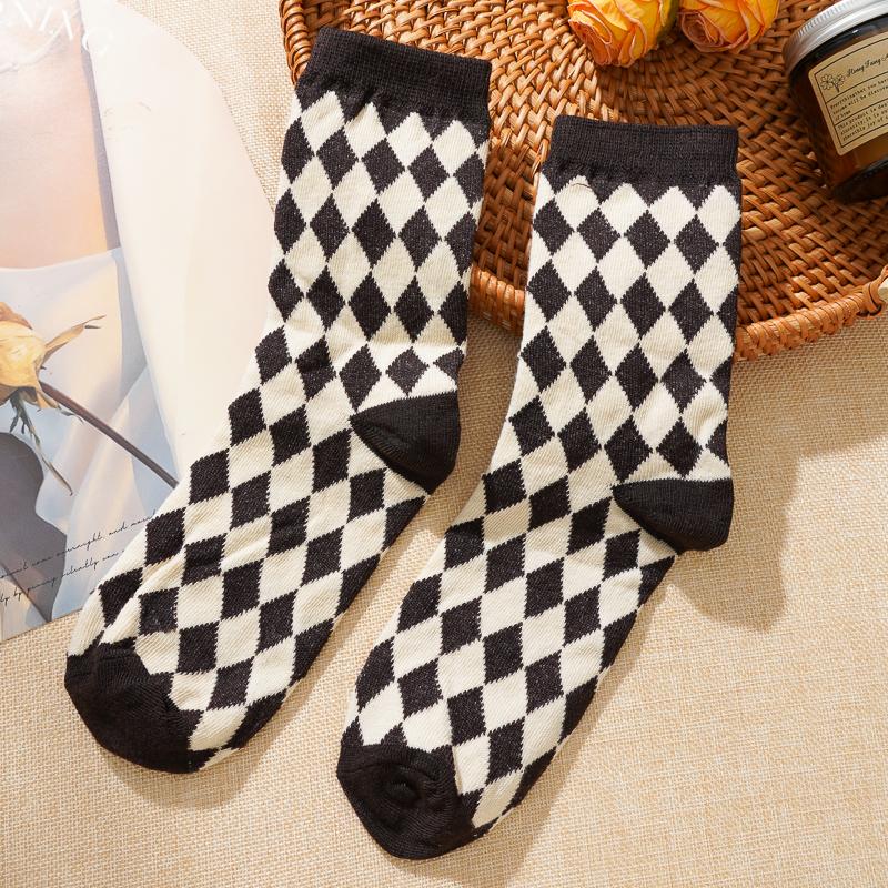 Long Socks for Women Autumn and Winter Mid-tube Women's Socks Sweat-absorbent and Breathable College Style Ins Trendy Socks