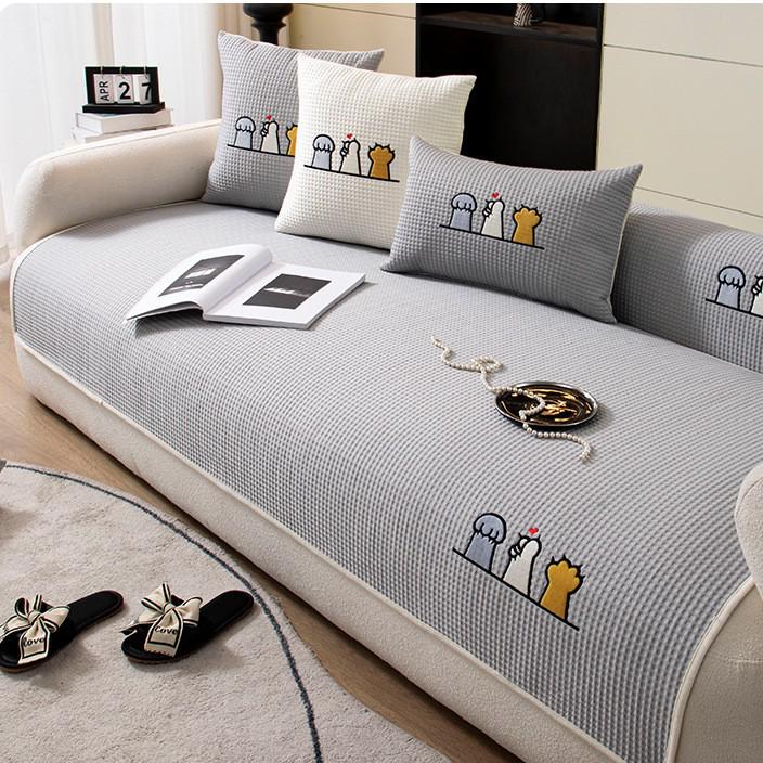 

2025 Cartoon Ice Silk Sofa Cool Mat: Summer Style Non-Slip Full Cover Cushion 45x45 cm Pillow Cover