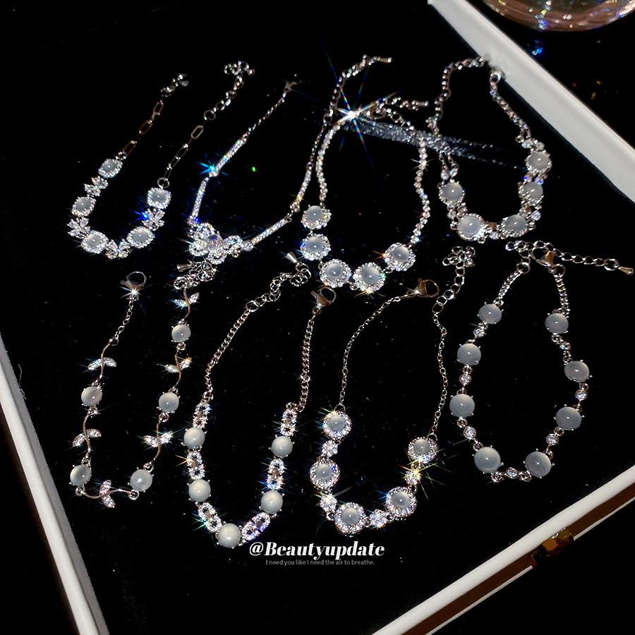 Korean Minimalist Cubic Zirconia Geometric Flower Cat's Eye Stone Bracelet - Elegant, High-End Wristband Jewelry for Women