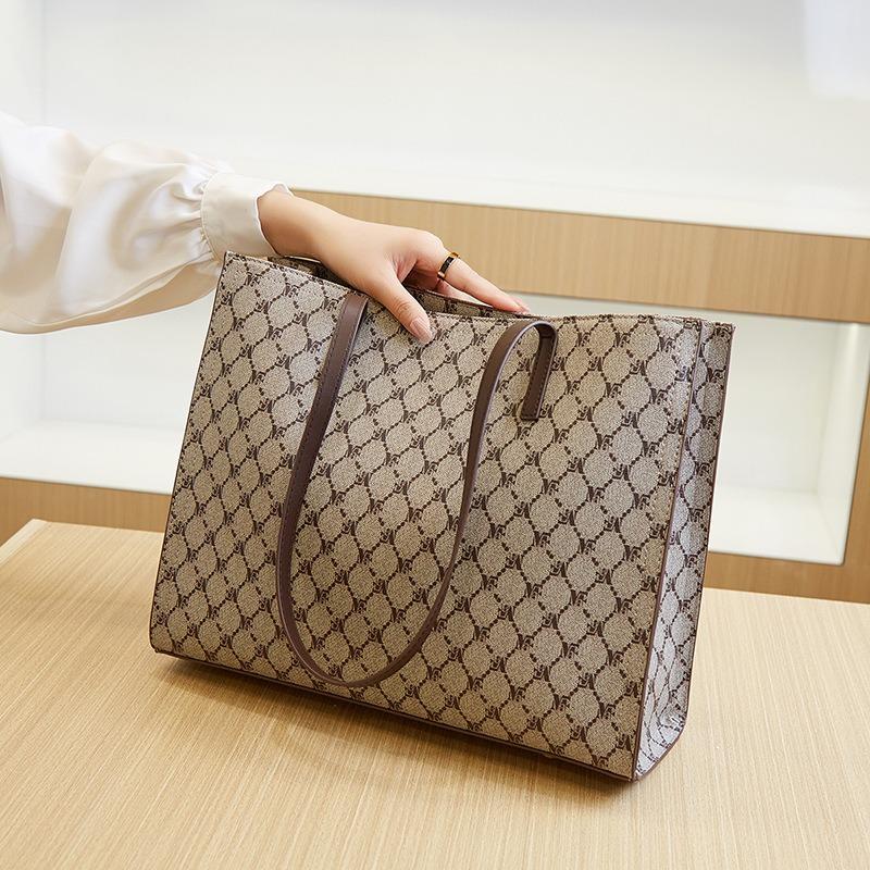 New Retro Printed Bag Portable Shoulder Large Capacity Tote Bag Simple Fashion Versatile Handbag