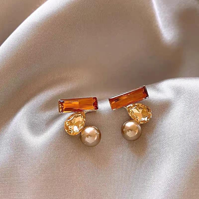 Retro exquisite zircon geometric pearl earrings stud earrings temperament personalized earrings women
