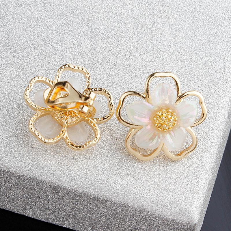 Summer Fairy Non-pierced Ear Clip Double-layer Hollow Shell Flower Clip on Earrings for Women Temperament Elegant Earrings