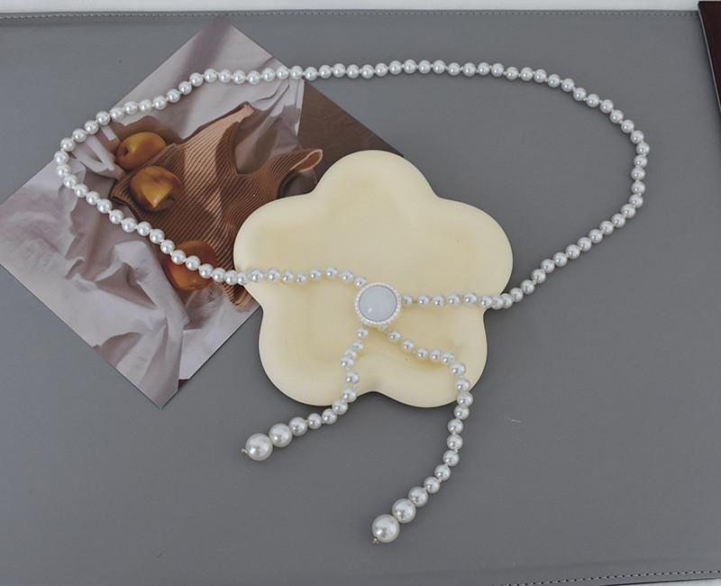 Elegant White Pearl Waist Belt For Women Ideal For Dresses And Sweaters With Decorative Features