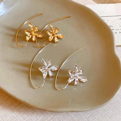 Vintage Metal Iris Flower Ear Hook Earrings for Women Elegant Petal Temperament Earrings Wedding Jewelry Gifts