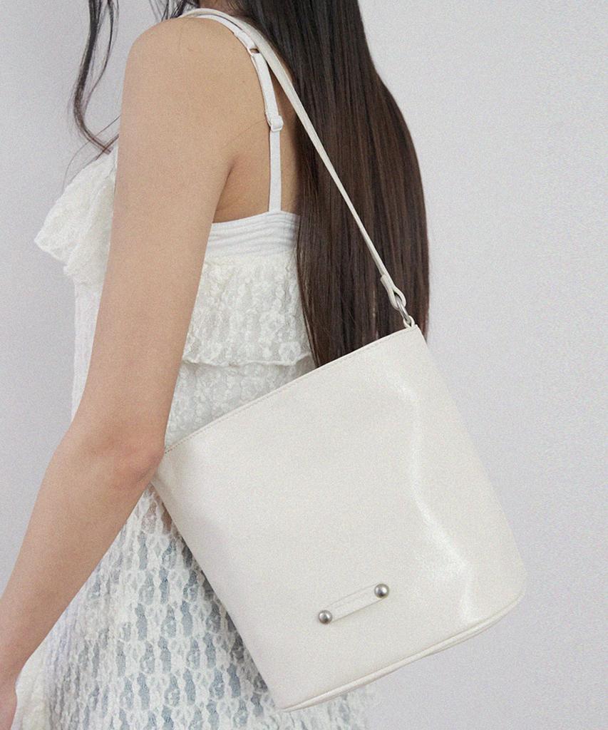 Raiment Stud Band Basket Bag_Ivory