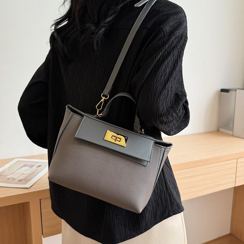 Retro High-End Handbag Bag Women'S Simple Shoulder Bag Light Luxury Versatile Messenger Bag