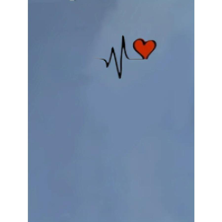 Удобная футболка с круглым вырезом и коротким рукавом с узором в виде сердца — фото 11