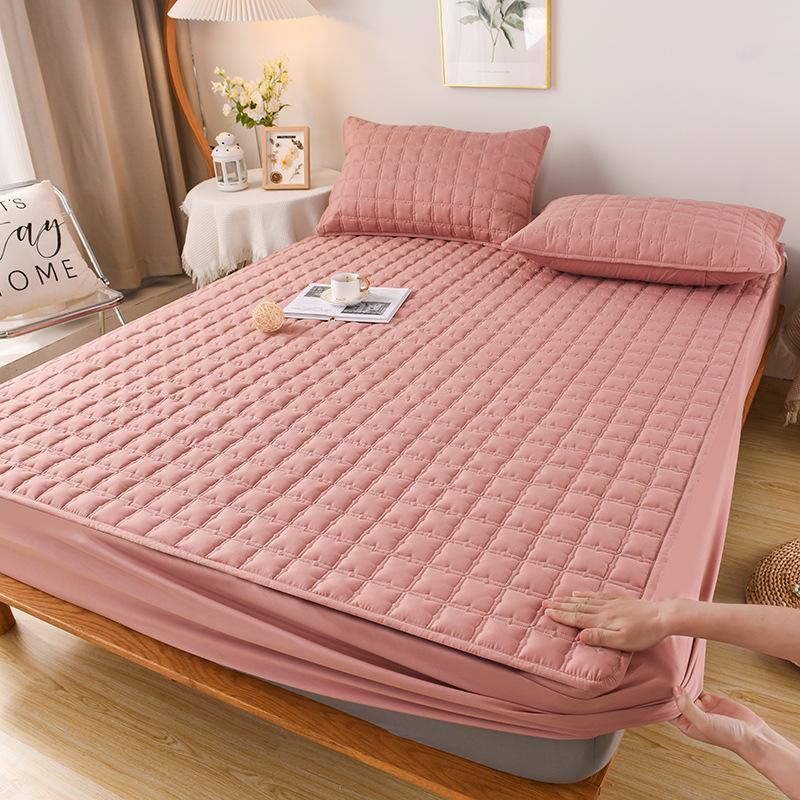 Waterproof & Breathable Quilted Mattress Protector - Urine-Proof Fitted Bedspread