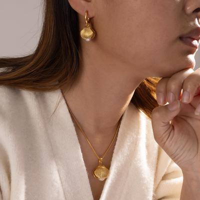 Modeschmuck Natürliche Süßwasserperle Muschel Ohrringe Halsketten für Damen 18K Vergoldet Anhänger Halsketten Set
