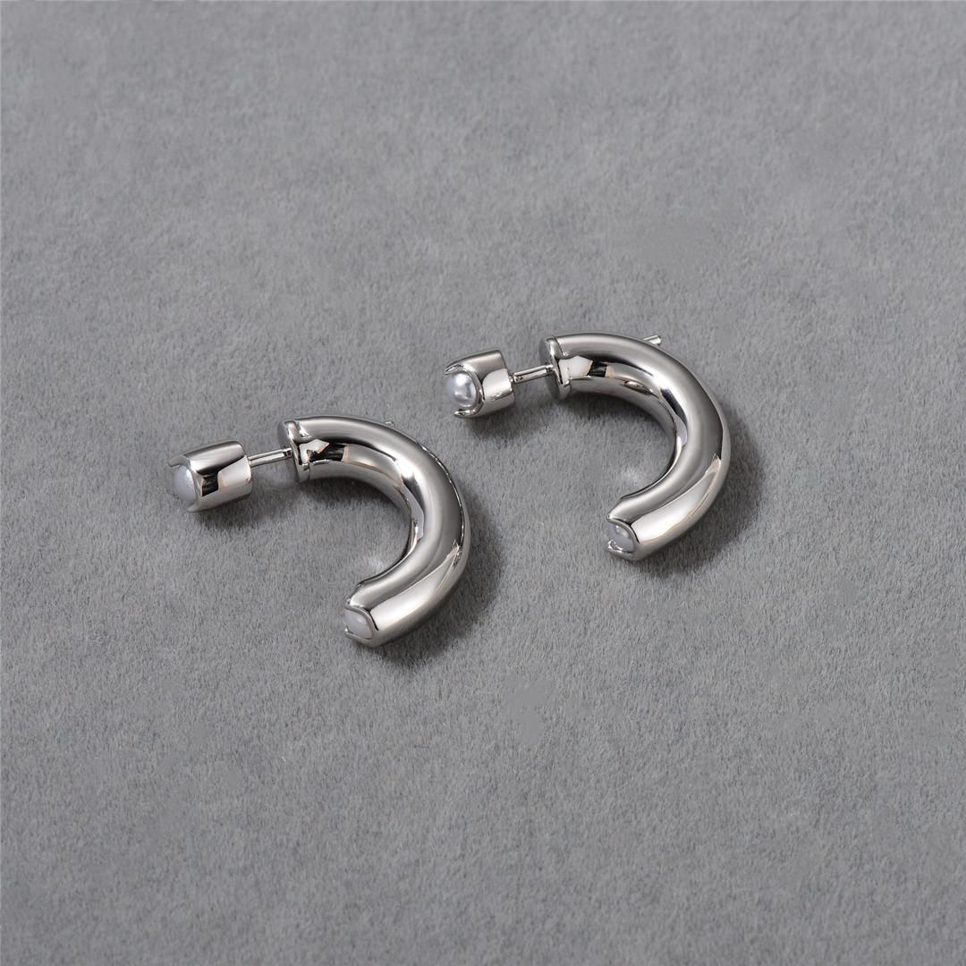 

Niche Design Pearl C-Shaped Half-Circle Stud Earrings, Simple And Versatile, Sweet In Seconds, Cool Girl Earrings For Women