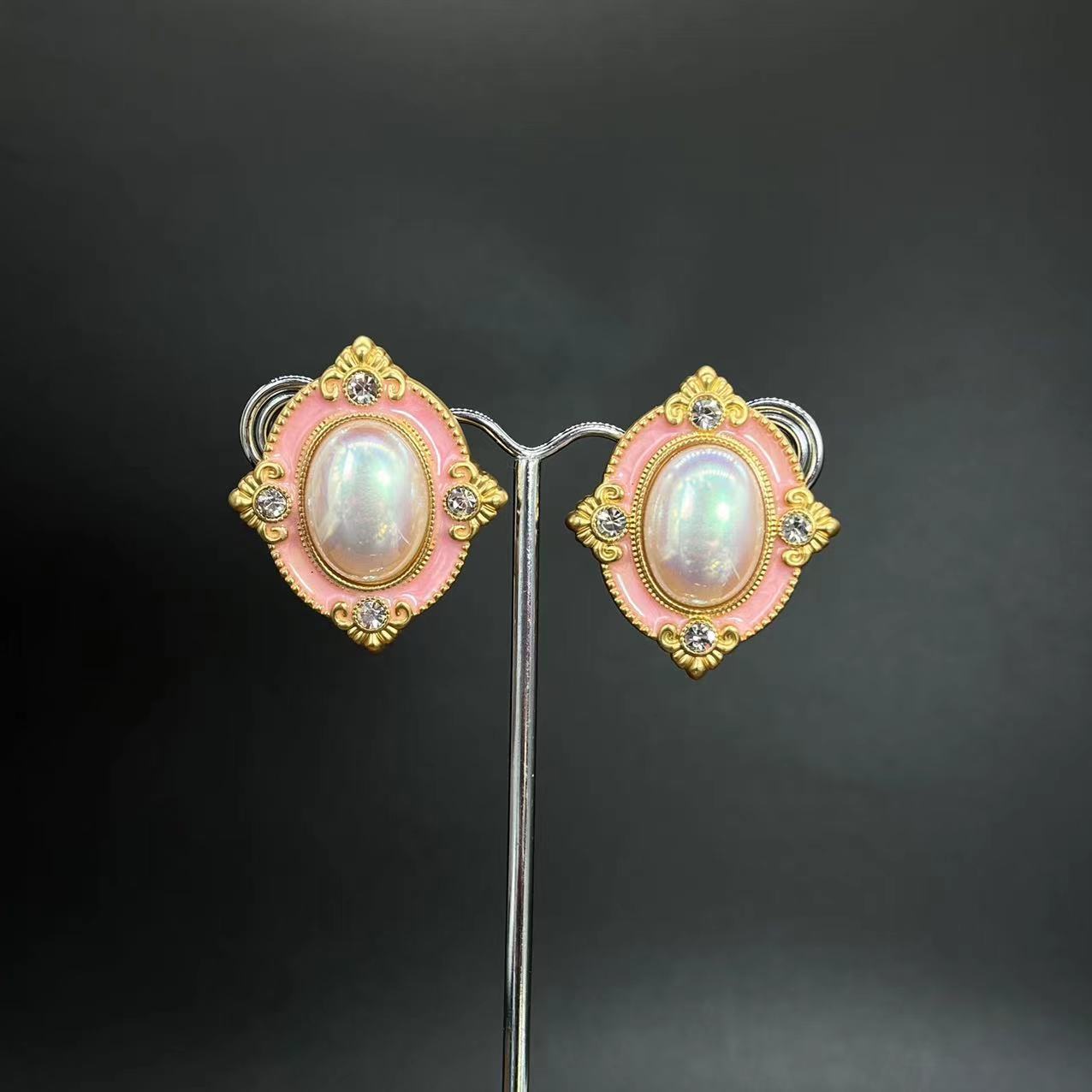 Средневековые Винтажные Европейские Ретро Стиль Темперамент Дворцовый Стиль Жемчуг Покрытие Настоящим Золотом 1928 Книга Серьги Клипсы