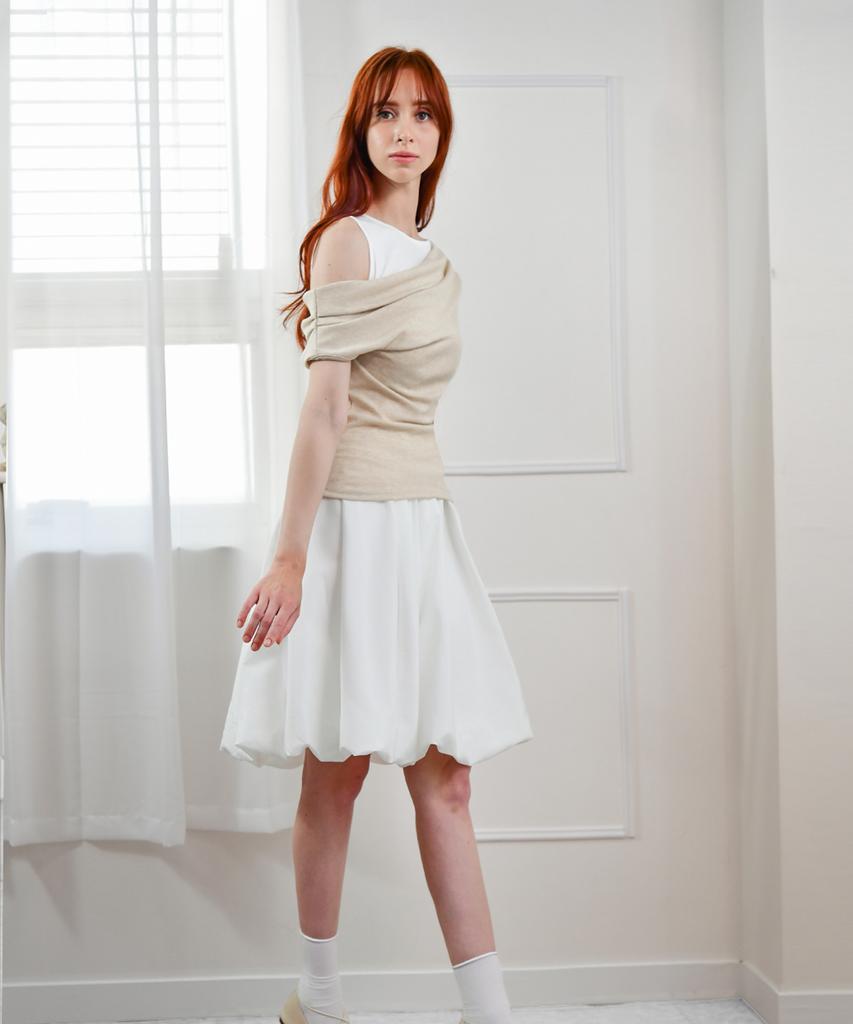 Keulleiseu Semi Off-Shoulder Asymmetrical Layered T-Shirt