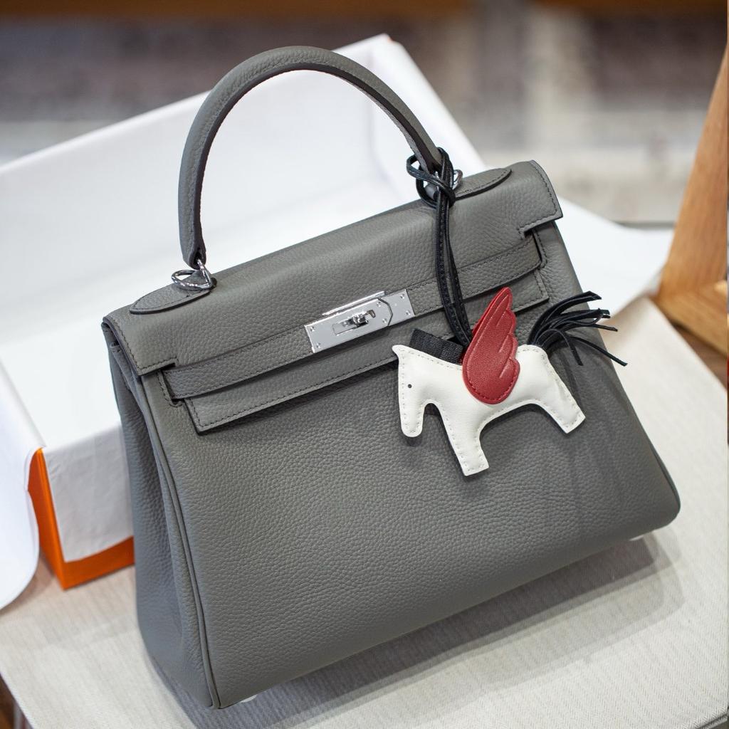 25 Neue Kelli Tasche Togo Rindsleder erste Schicht breiter Schultergurt silberne Schnalle große Kapazität tragbar Schulter Umhänge Tasche Pendler Damen Tasche