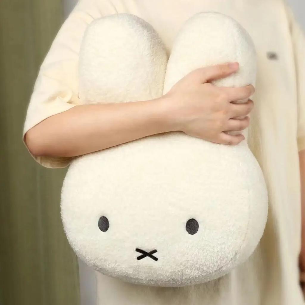 Kawaii Miffy Plüschkissen Niedliche Süße Puppe Spielzeug Kreative Raumdekoration Cartoon Ornament Geburtstags-Weihnachtsgeschenk