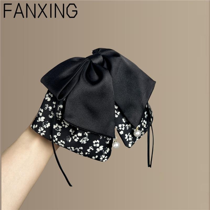 Retro Chinese Ribbon Bow Hairpin: Elegant Half-Tie Headdress Accessory